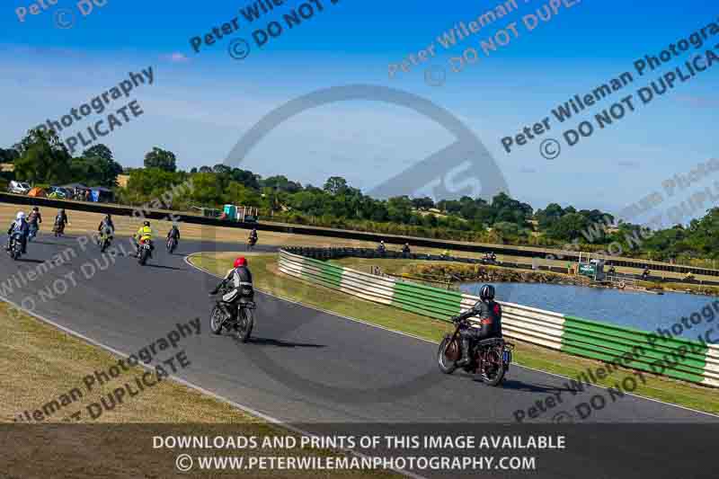 Vintage motorcycle club;eventdigitalimages;mallory park;mallory park trackday photographs;no limits trackdays;peter wileman photography;trackday digital images;trackday photos;vmcc festival 1000 bikes photographs